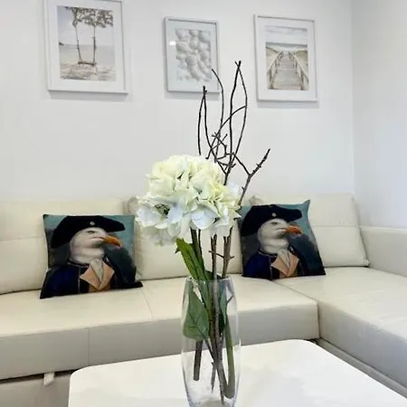 Gatu Premium Alma Marinera, Preferente Mayores De 21 Anos Y Familias *