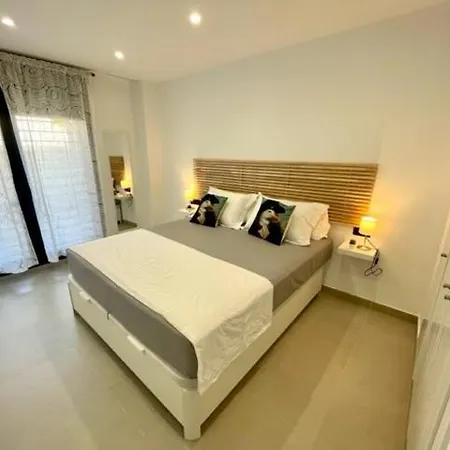 Gatu Premium Alma Marinera, Preferente Mayores De 21 Anos Y Familias 加的斯