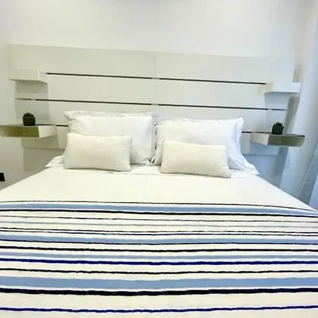 Gatu Premium Alma Marinera, Preferente Mayores De 21 Anos Y Familias * 加的斯