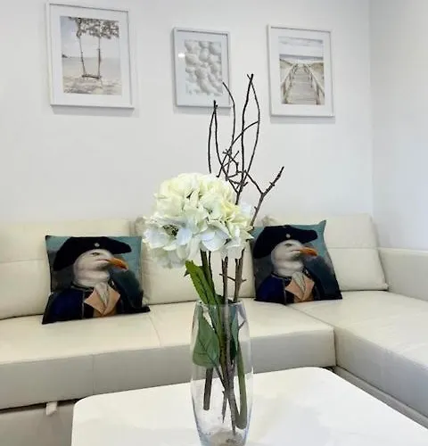 Gatu Premium Alma Marinera, Preferente Mayores De 21 Anos Y Familias *