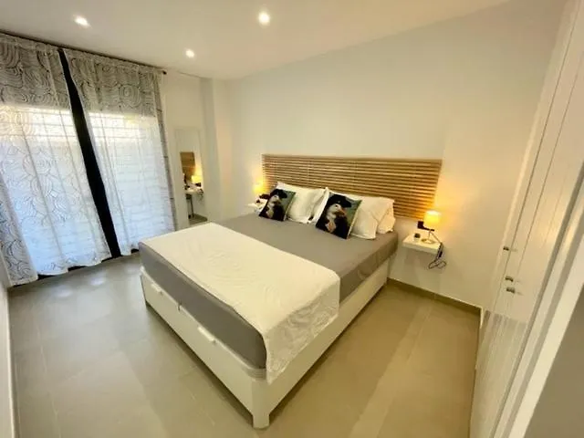 Gatu Premium Alma Marinera, Preferente Mayores De 21 Anos Y Familias 加的斯